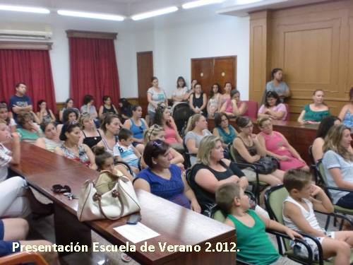 CIMG0251presentación escuela de verano