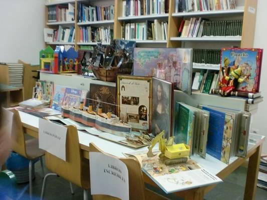 CIMG5856Exposición de libros