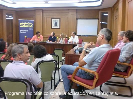 CIMG6576Programa radiofónico sobre la educación en Lantejuela.