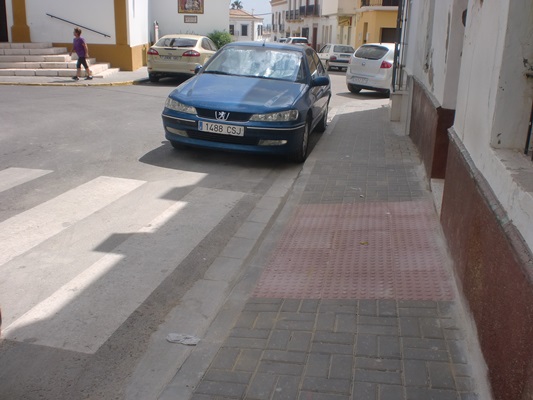 CIMG9079acceso minusválido