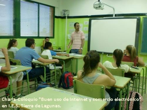 CIMG9729charla coloquio